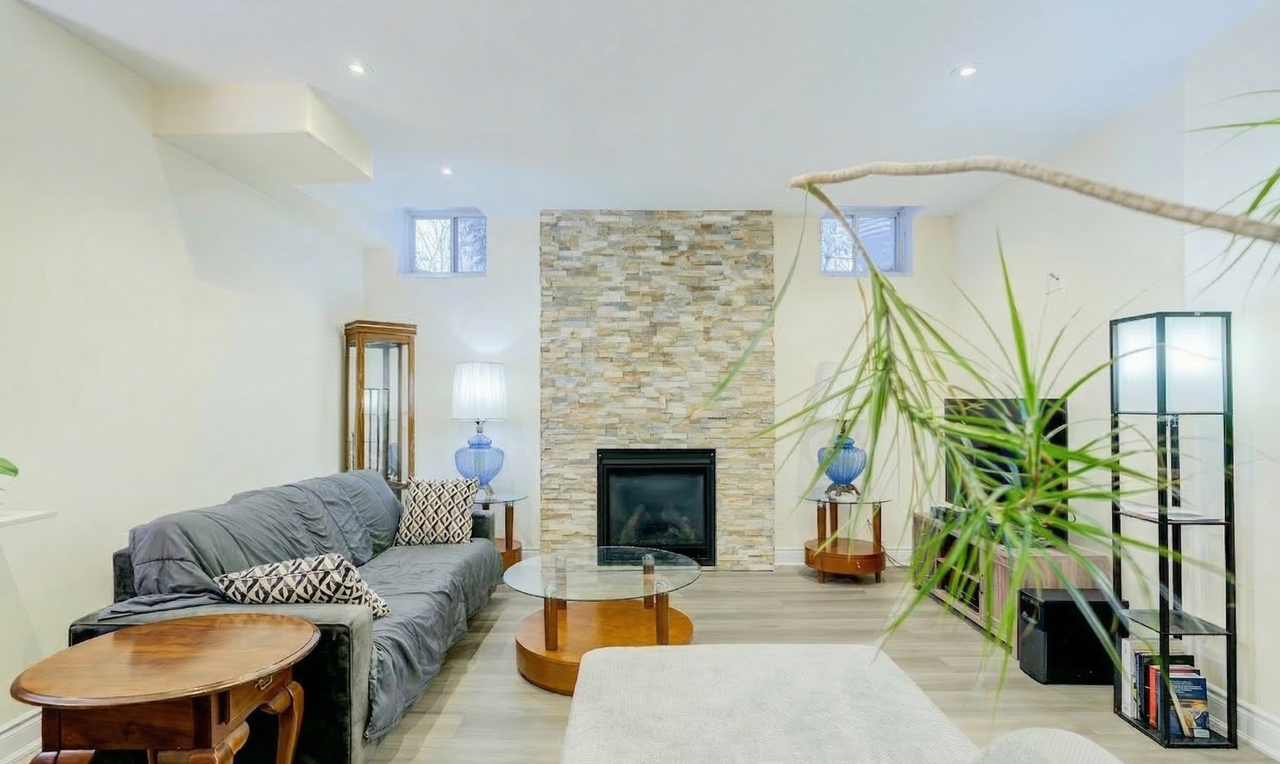 161 Vanda Drive - Photo 2 of 12