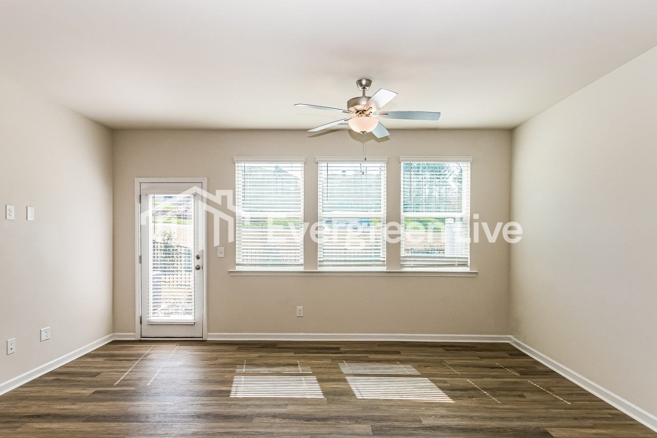 7617 Waypond Ct - Photo 3 of 15