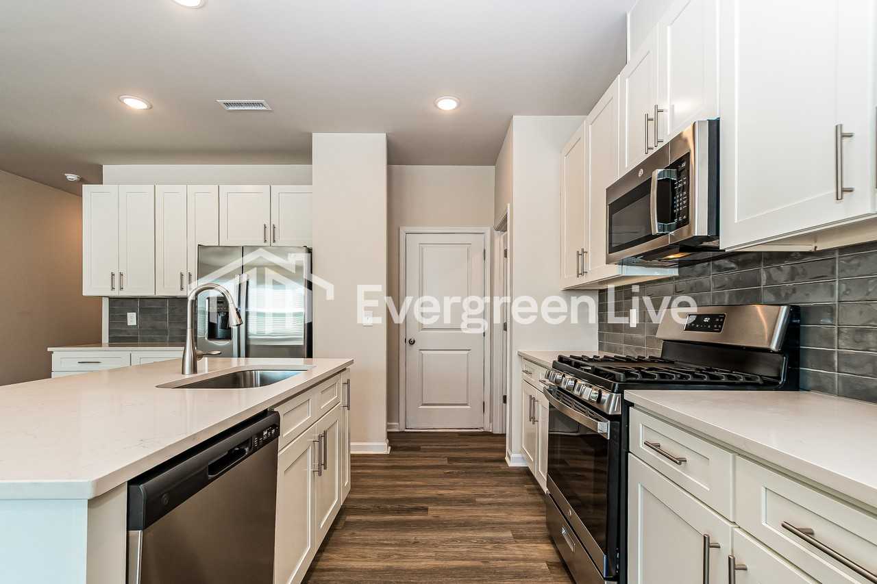 7617 Waypond Ct - Photo 2 of 15