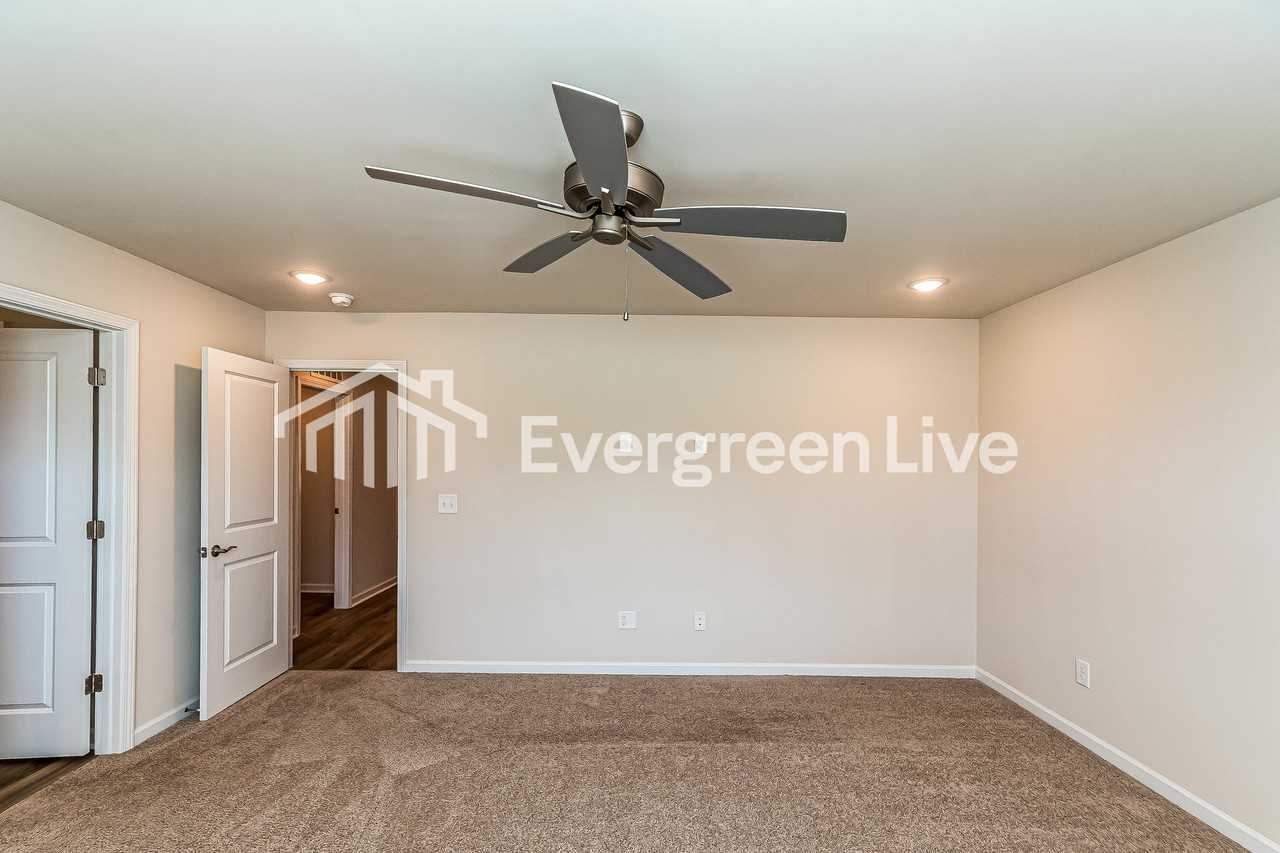 7617 Waypond Ct - Photo 5 of 15