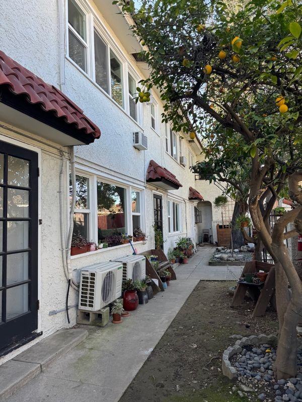 101 S Cordova St ##5 - Photo 2 of 15