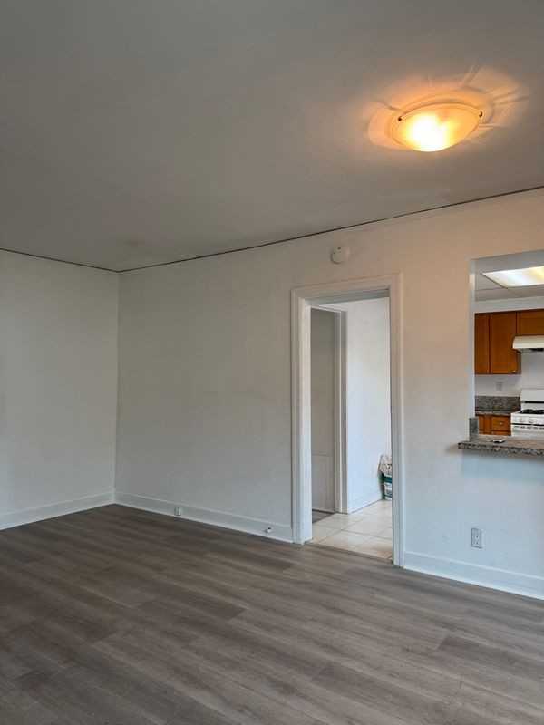 101 S Cordova St ##5 - Photo 3 of 15