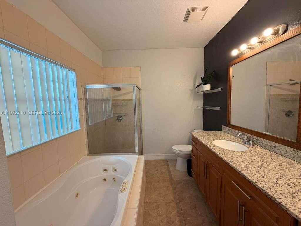 2804 Nw 7th Ave - Photo 5 of 10