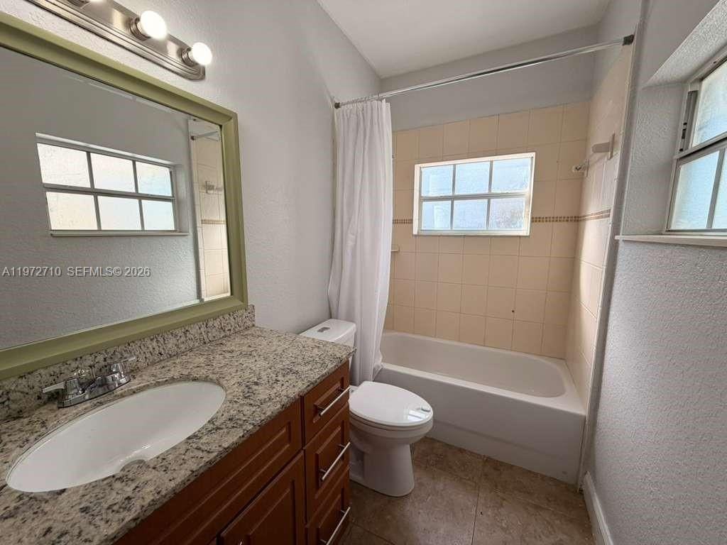 2804 Nw 7th Ave - Photo 7 of 10