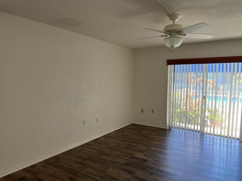 2497 Country Club Dr - Photo 4 of 12