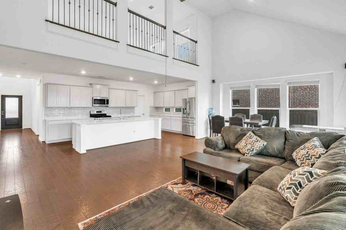 133 Lenera Dr - Photo 3 of 32