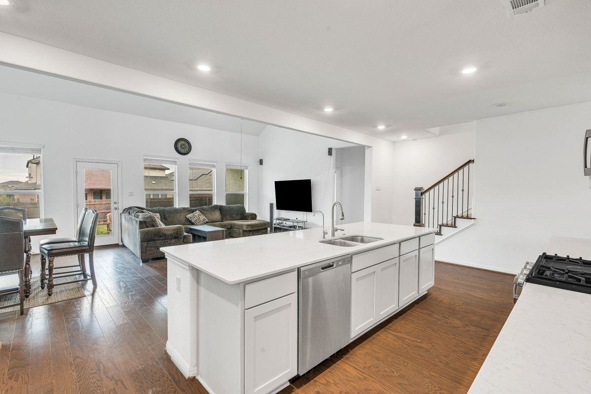 133 Lenera Dr - Photo 6 of 32