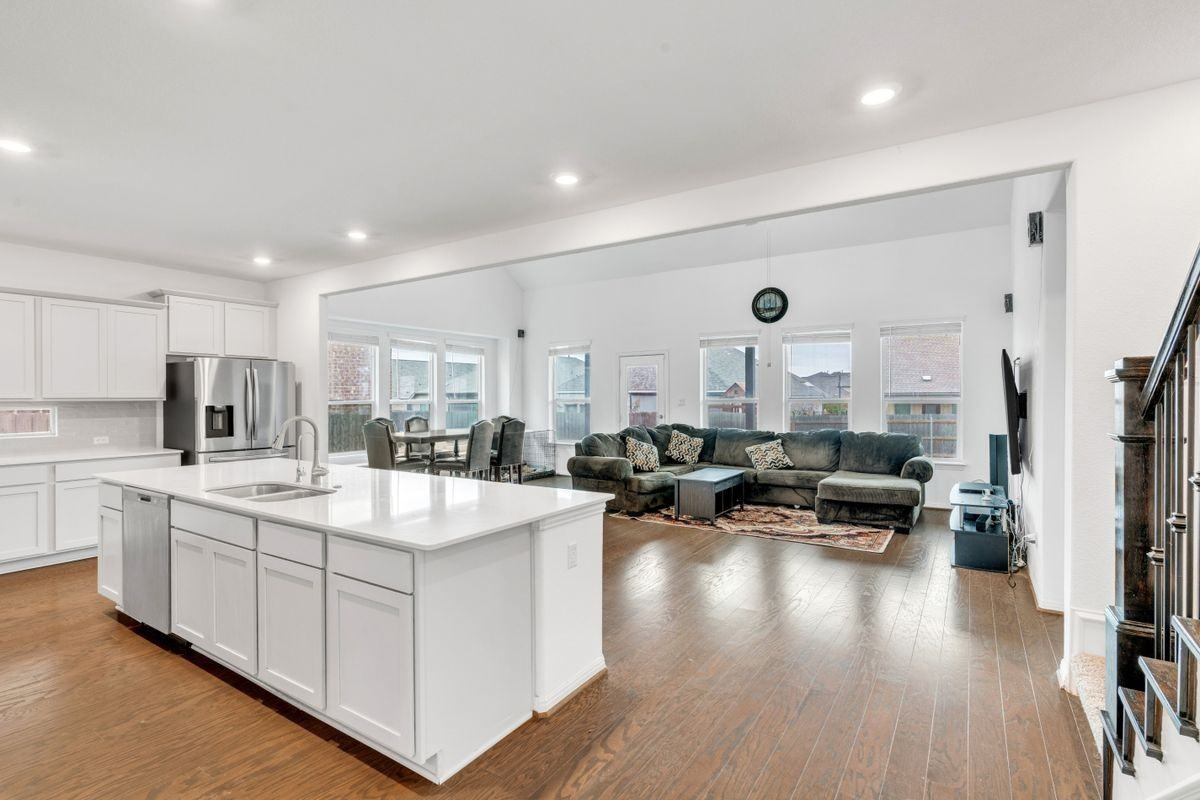 133 Lenera Dr - Photo 7 of 32