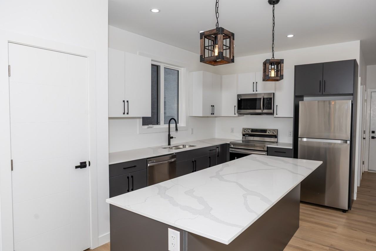 273 Albany Street - Photo 2 of 11