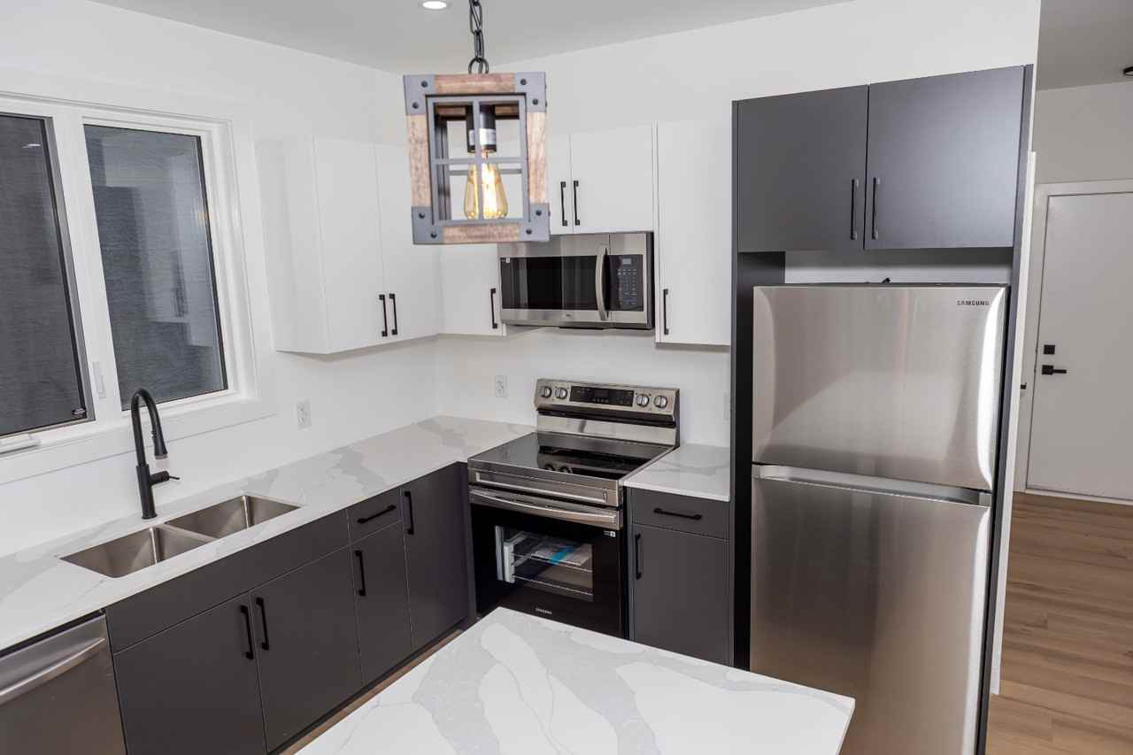 273 Albany Street - Photo 3 of 11