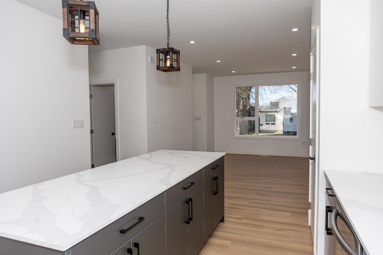 273 Albany Street - Photo 4 of 11