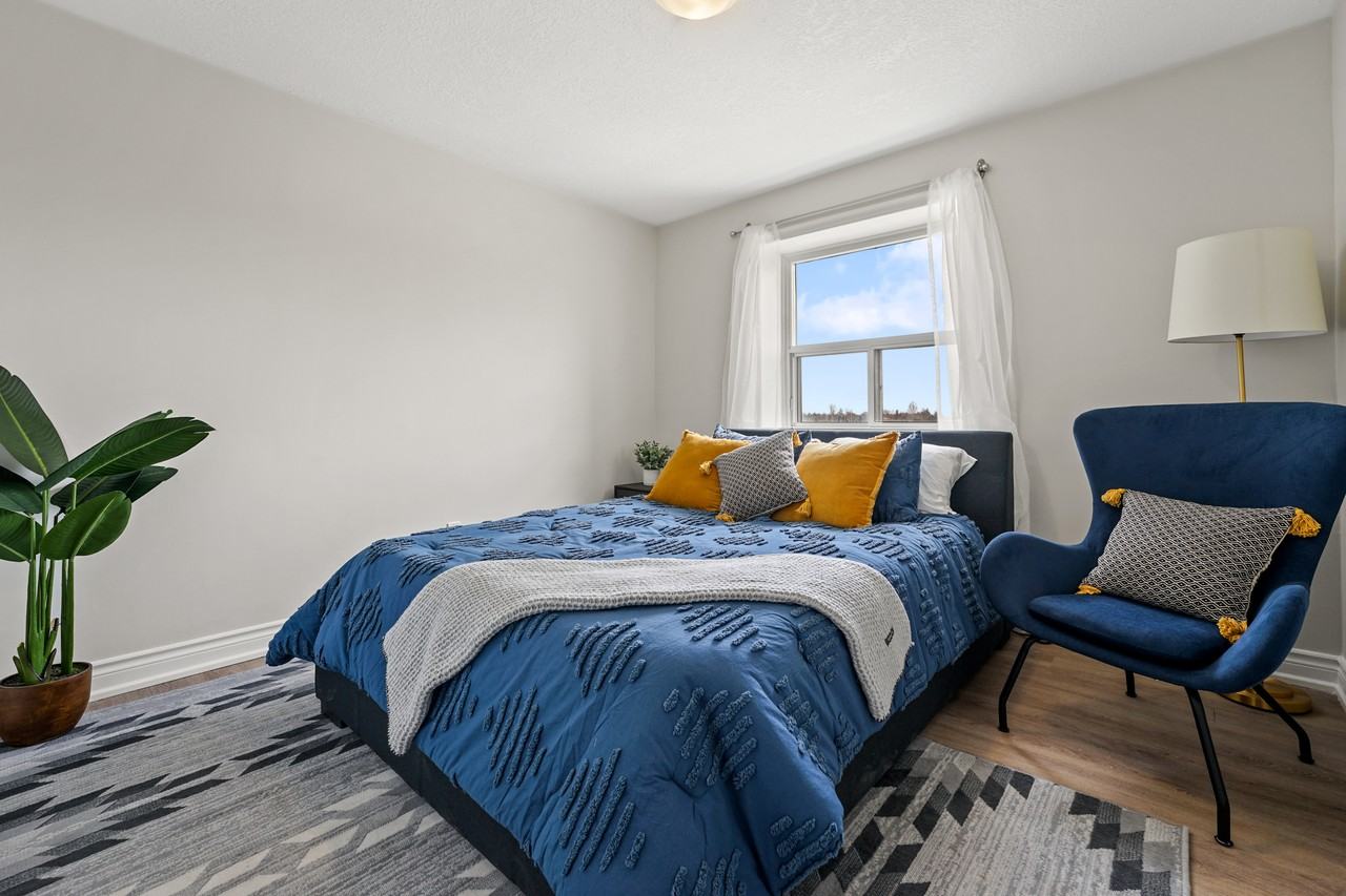 401 Main Street East - Photo 4 of 7