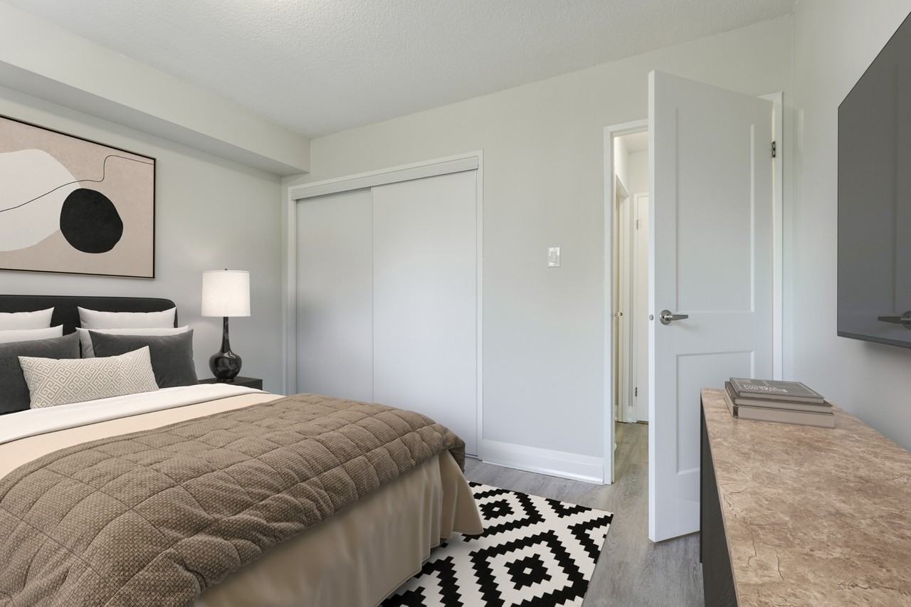 45 Charlton Avenue West - Photo 6 of 7