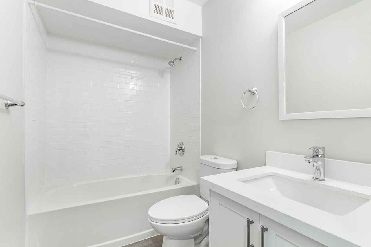 45 Charlton Avenue West - Photo 7 of 7