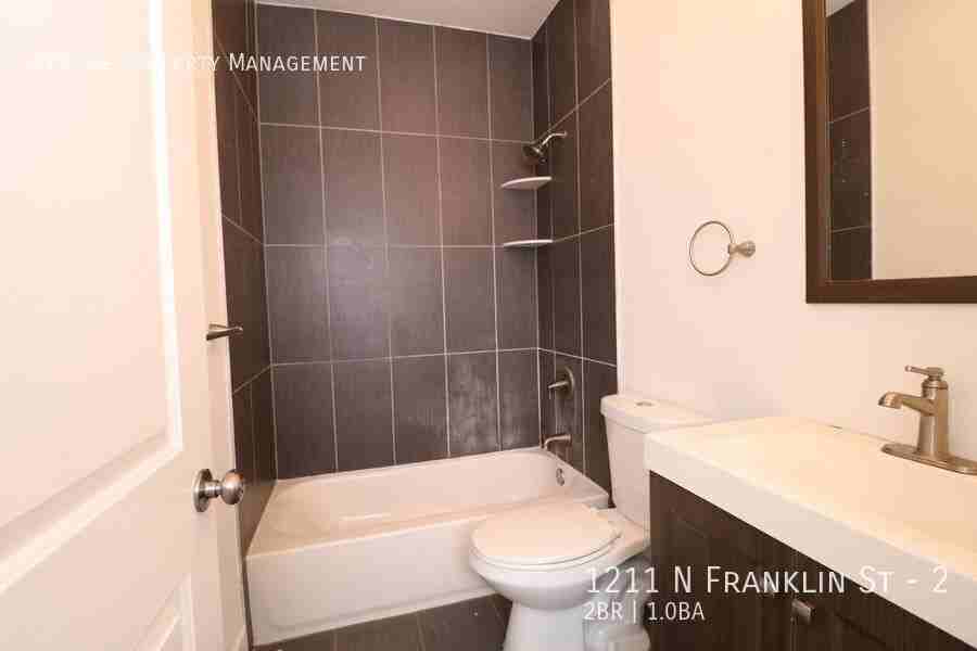 1211 N Franklin St #2 - Photo 7 of 7