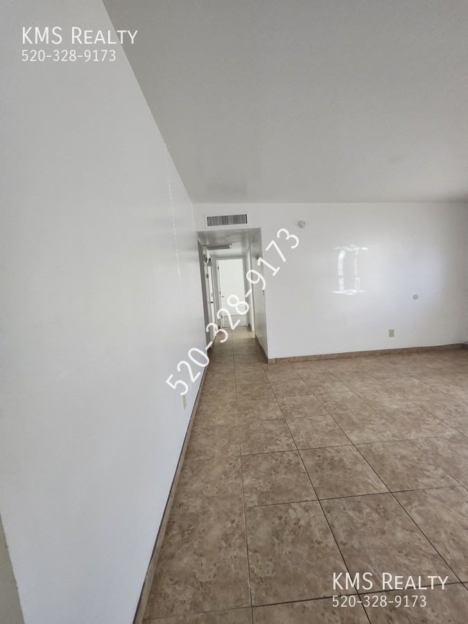 6711 E Hawk Dr - Photo 5 of 25