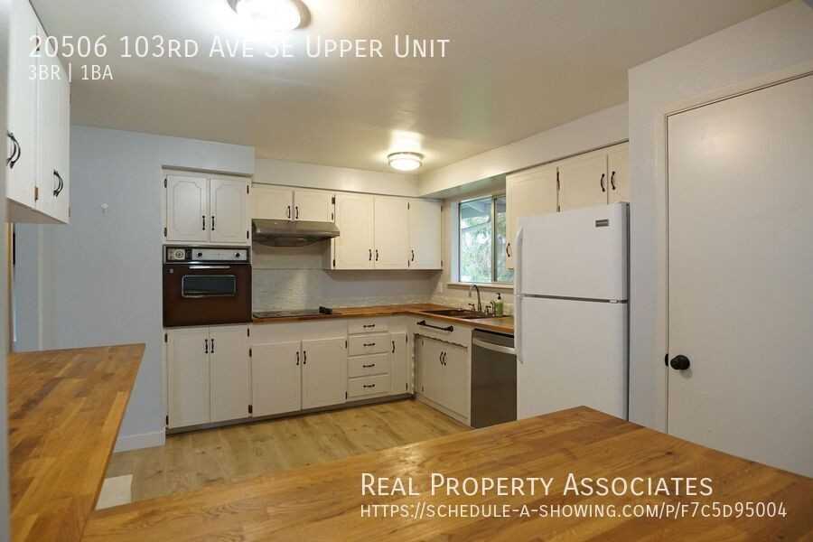 20506 103rd Ave Se Uppr Unit #Unit - Photo 3 of 18