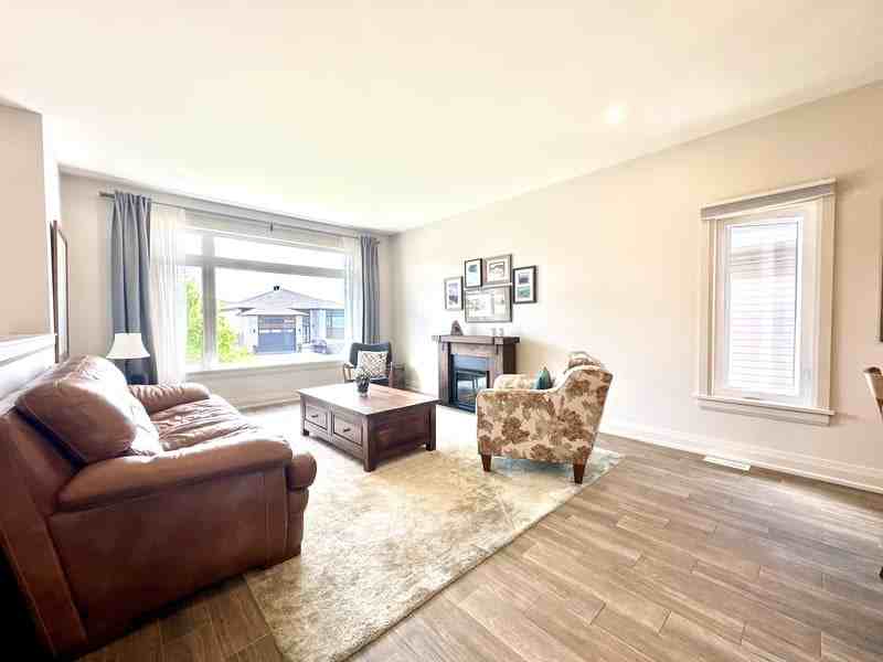 157 Lyon St - Photo 2 of 14