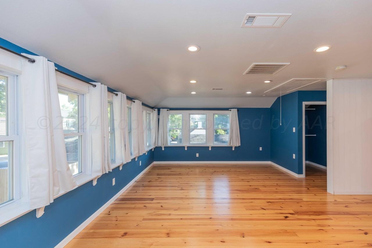 1710A S Polk St - Photo 4 of 25