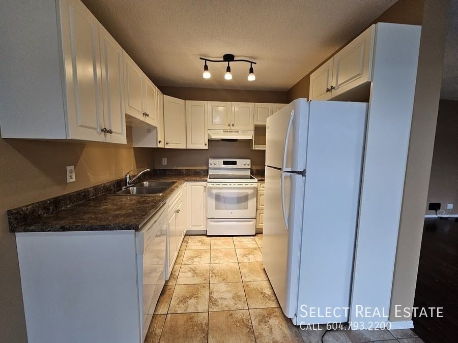 46260 Harford St #8 - Photo 4 of 18