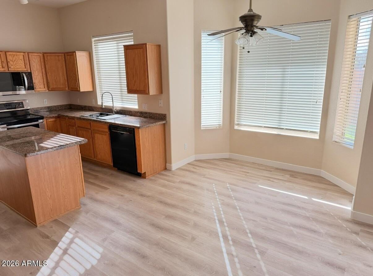 17640 N 17th St - Photo 3 of 24