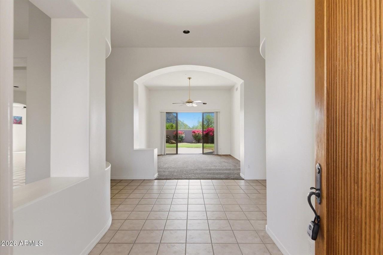 9331 E Mark Ln - Photo 2 of 26