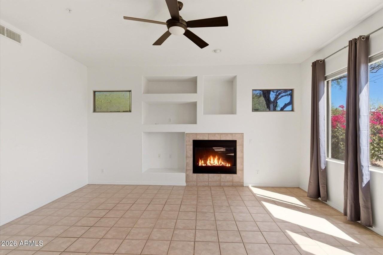 9331 E Mark Ln - Photo 3 of 26