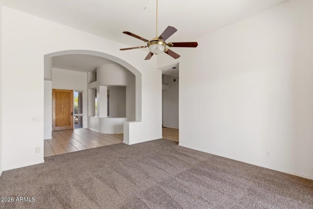 9331 E Mark Ln - Photo 7 of 26