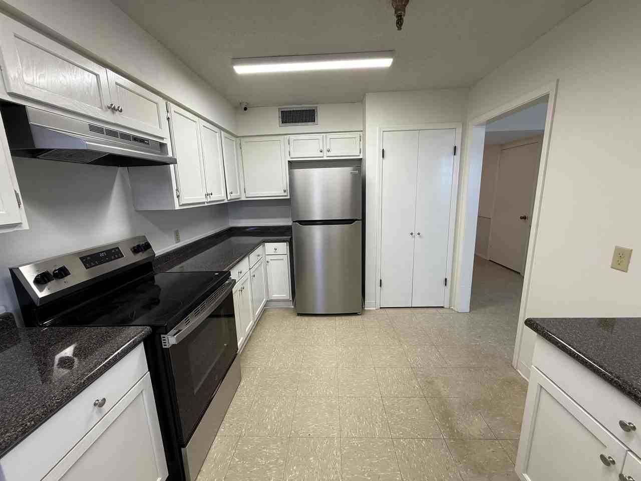 208 Diplomat Way - Photo 4 of 15