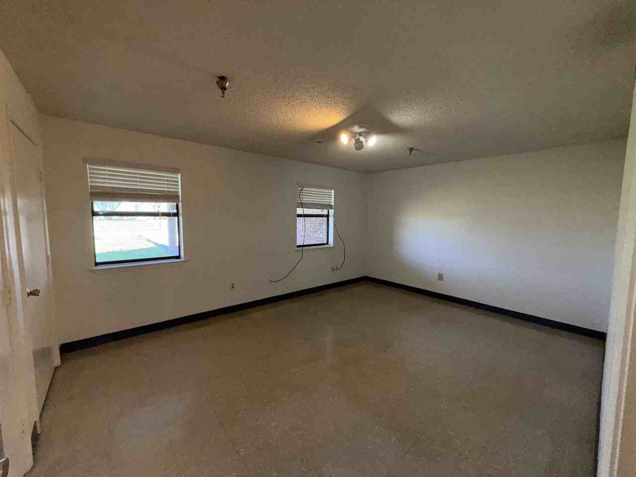 208 Diplomat Way - Photo 7 of 15