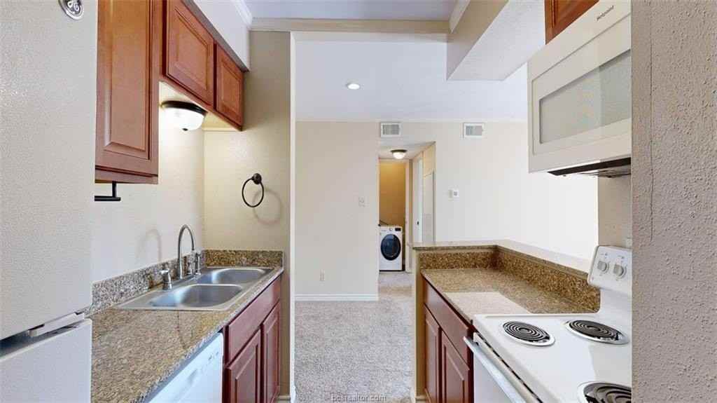 904 University Oaks Blvd #20 - Photo 6 of 27