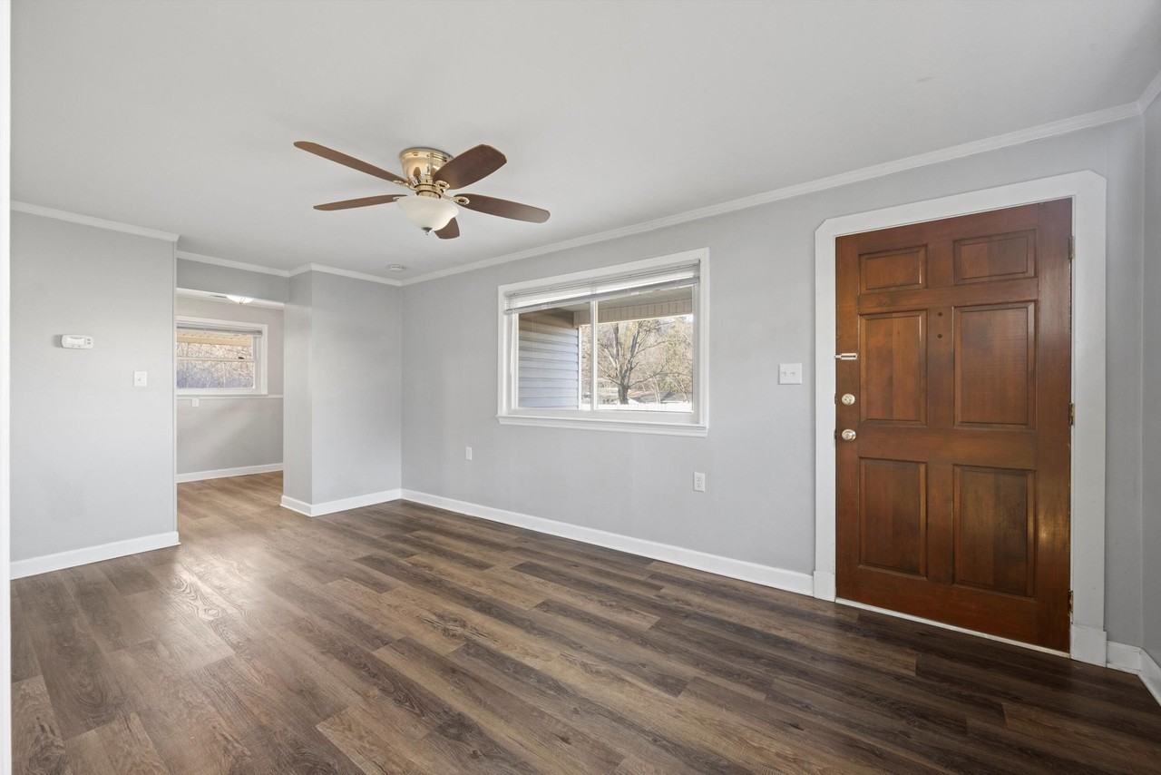 420 W Cloud Springs Rd - Photo 5 of 16