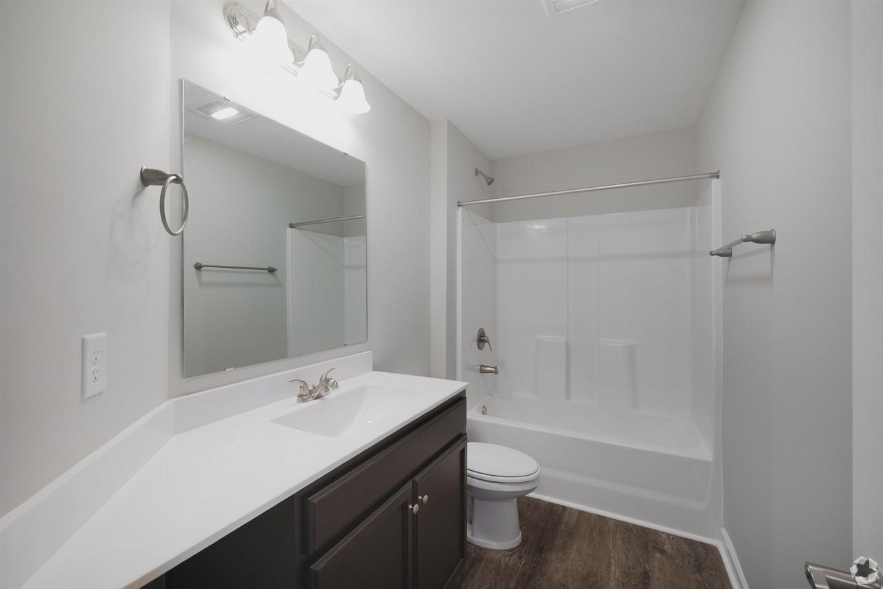 755 Charter Dr - Photo 2 of 8