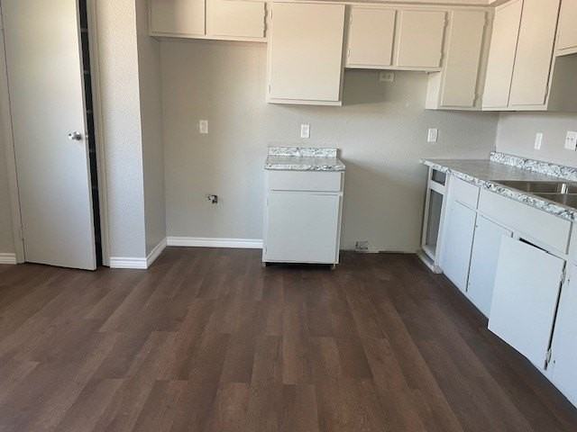 1070 Golden Gate Cir - Photo 2 of 6