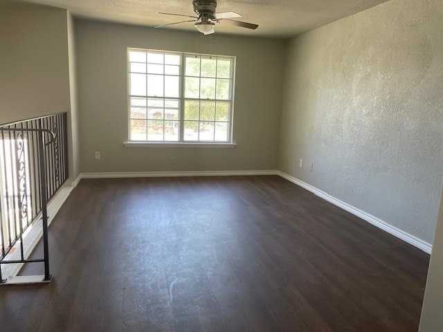 1070 Golden Gate Cir - Photo 3 of 6