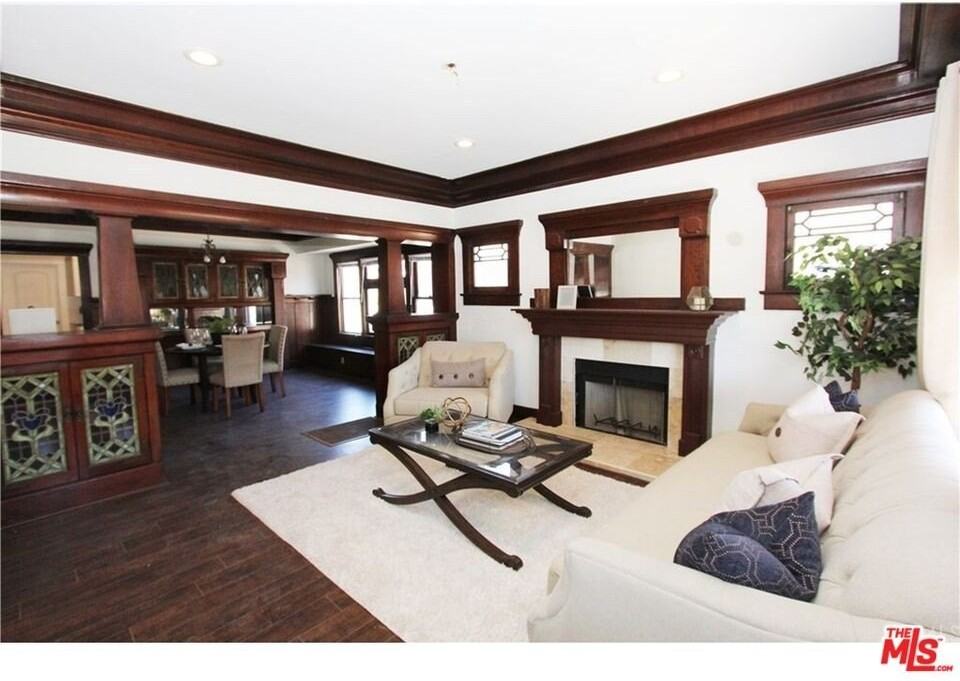 2345 W 30th St - Photo 3 of 10