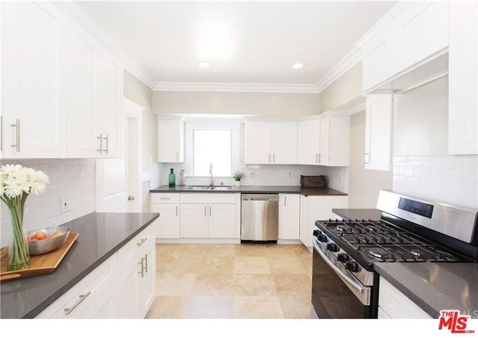 2345 W 30th St - Photo 7 of 10