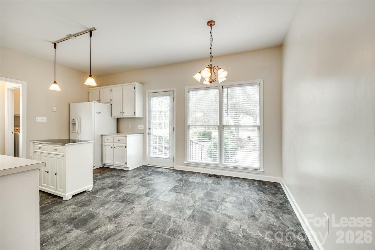 1739 Old Clay Hill Rd - Photo 7 of 31