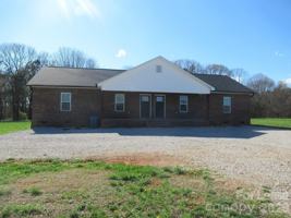 featured image of 405 Northbrook Iii School Rd