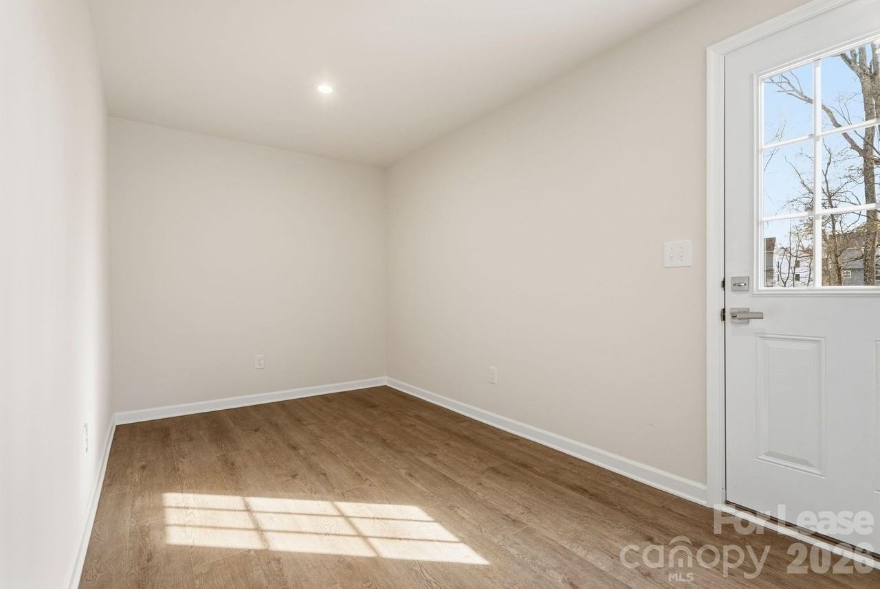 7024 Capstan Ter - Photo 4 of 34