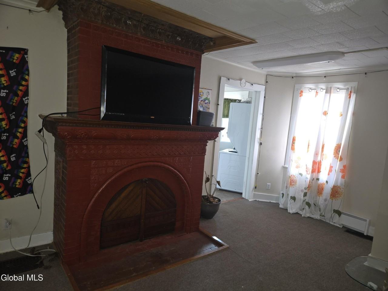 318 Ridge St Unit C - Photo 2 of 9