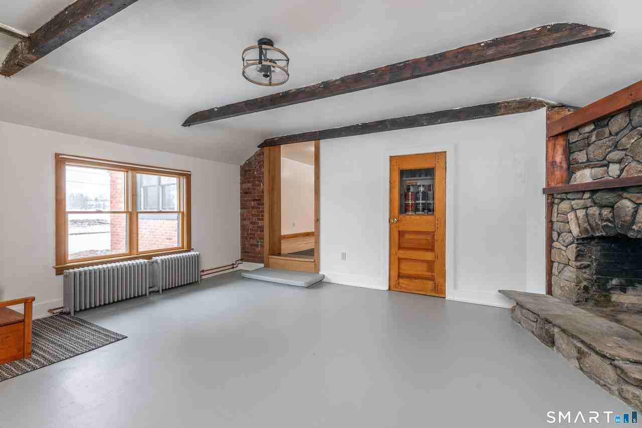 14 Browns Ln - Photo 2 of 19