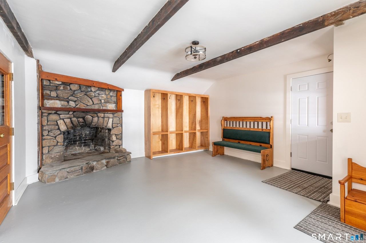 14 Browns Ln - Photo 3 of 19