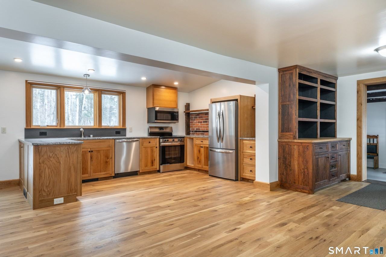 14 Browns Ln - Photo 5 of 19