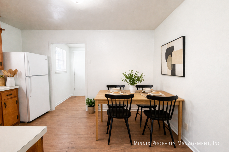 4630 52nd St #A - Photo 3 of 18