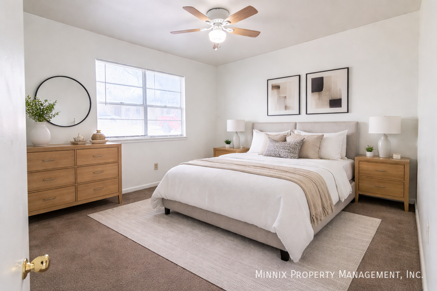 4630 52nd St #A - Photo 4 of 18