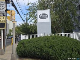 featured image of 1 Strawberry Hill Ave Apt 3g