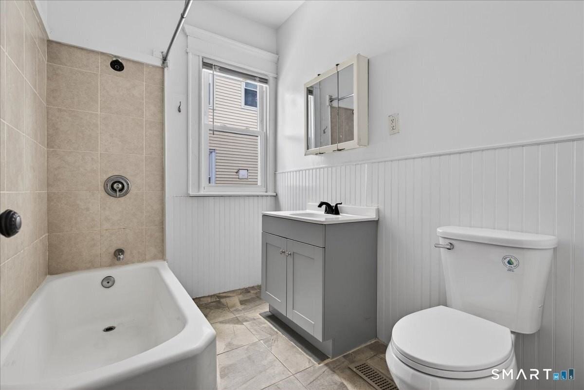 227 Olivia St Apt 1st - Photo 5 of 21