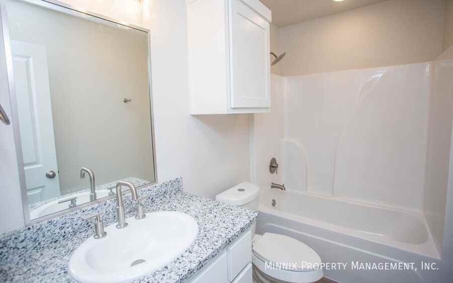 310 E 77th St - Photo 6 of 32