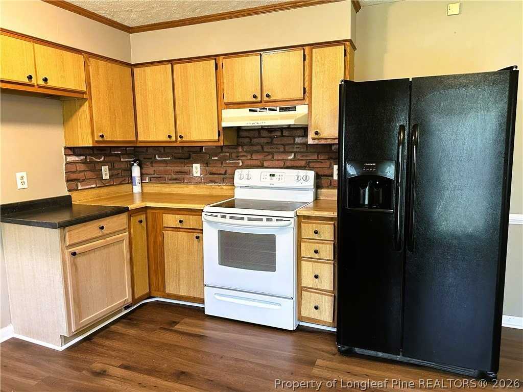 1542 Londonderry Pl - Photo 7 of 15